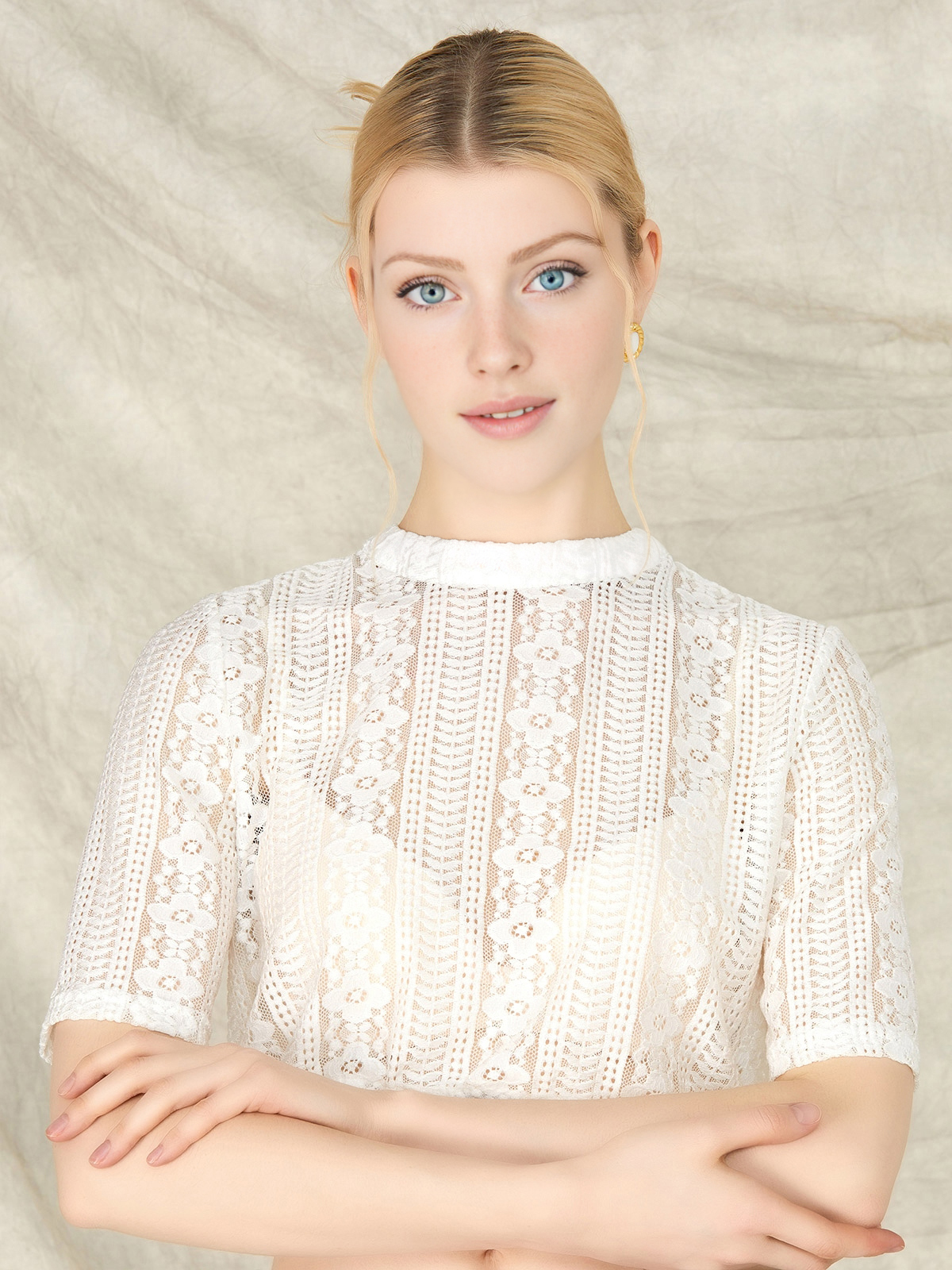 Dirndl in Hellblau Samt