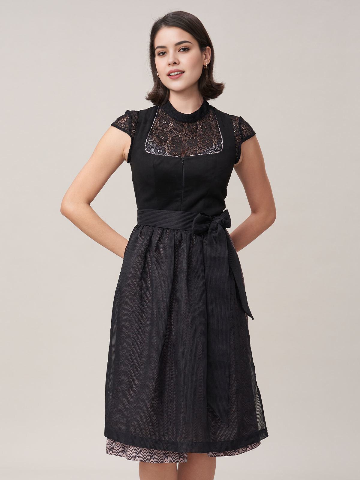 Dirndl Bluse Lila in eleganter Ausführung