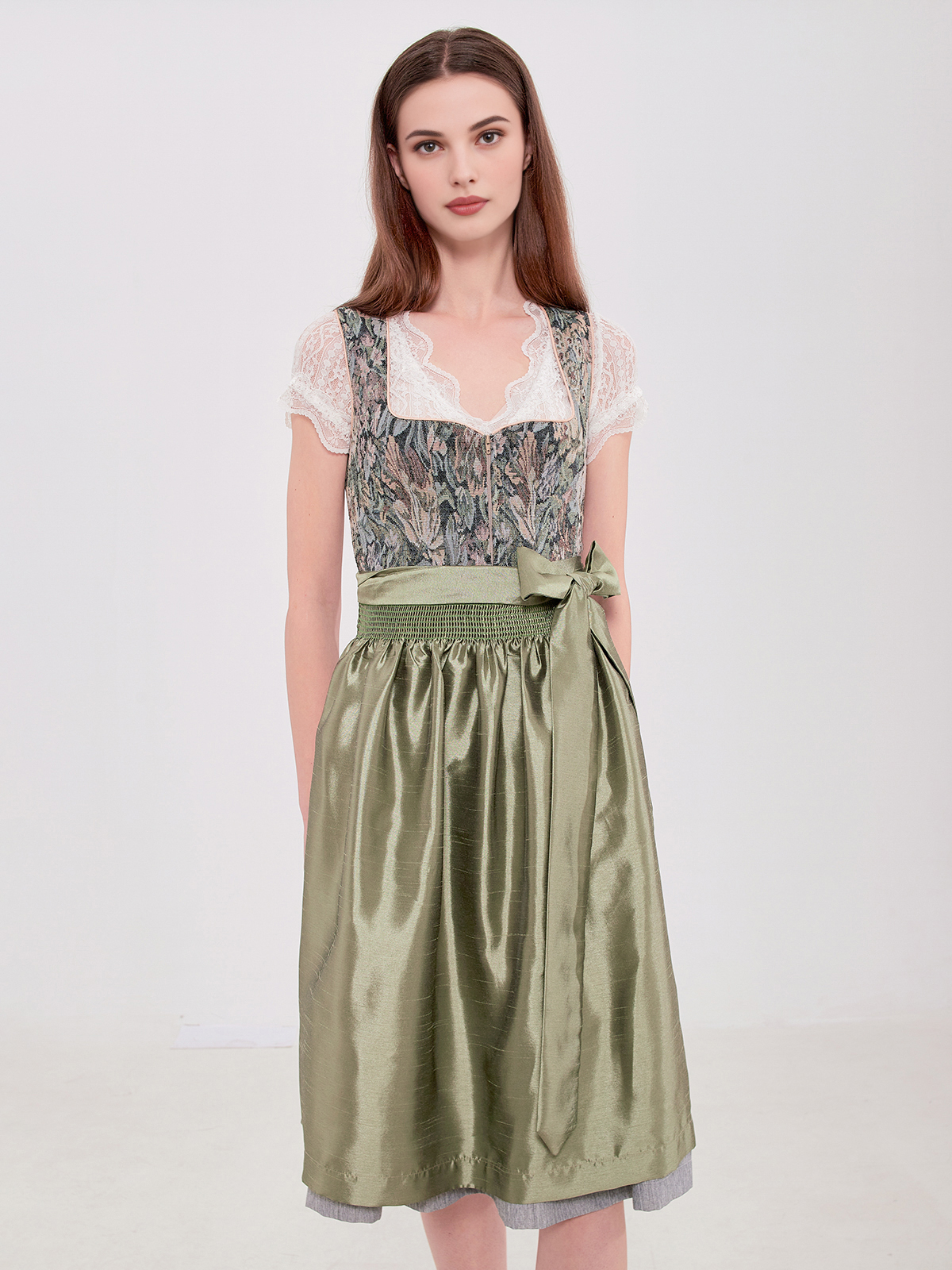 Klassisches grünes Dirndl