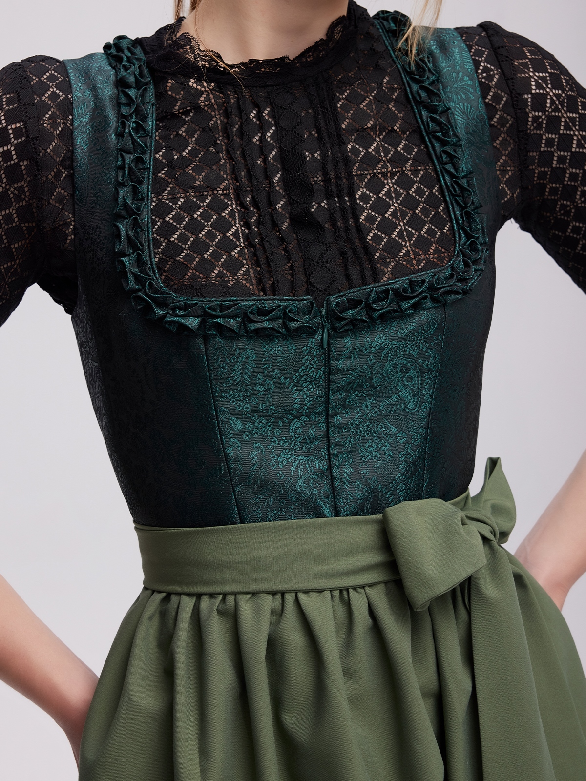 Dirndl Creme Beige – Eleganz pur