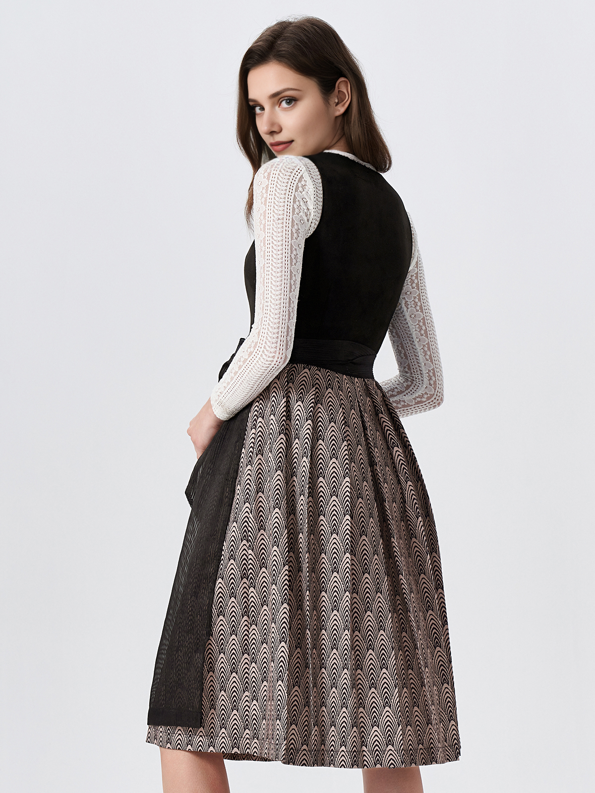 Modernes Dirndl mit Hakenverschluss