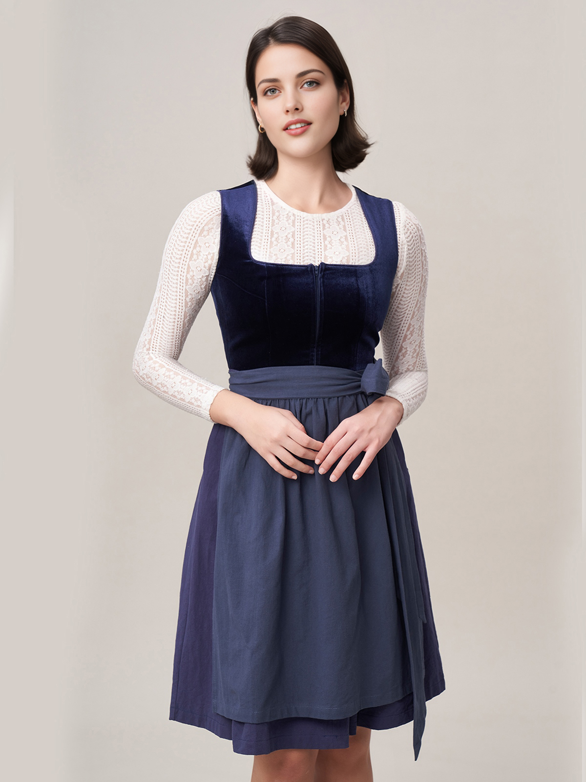 Braunes Dirndl mit blauen Akzenten