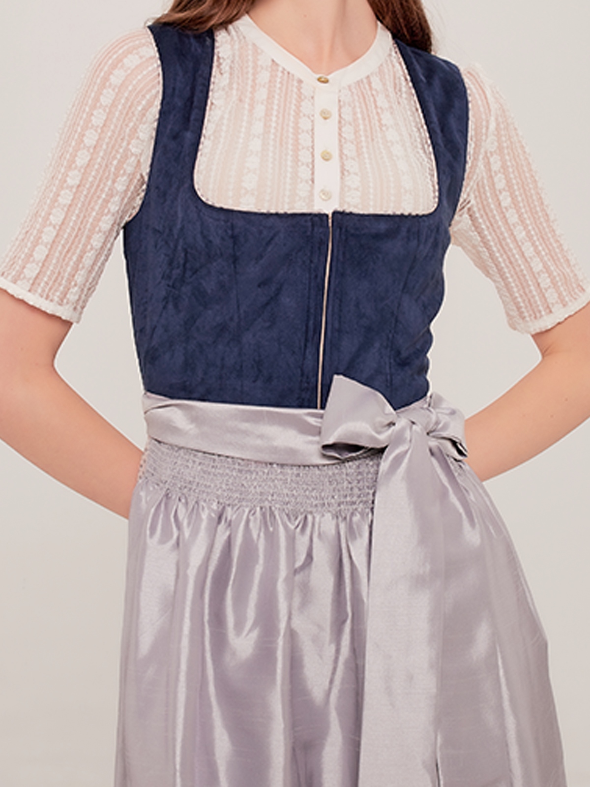 Modernes Dirndl in Blau