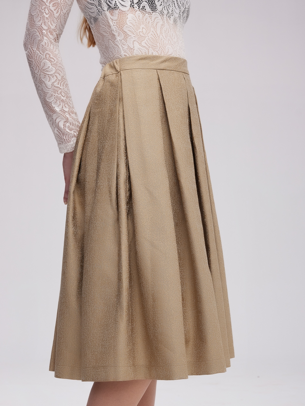 Dirndl in Grün mit traditionellem Schnitt