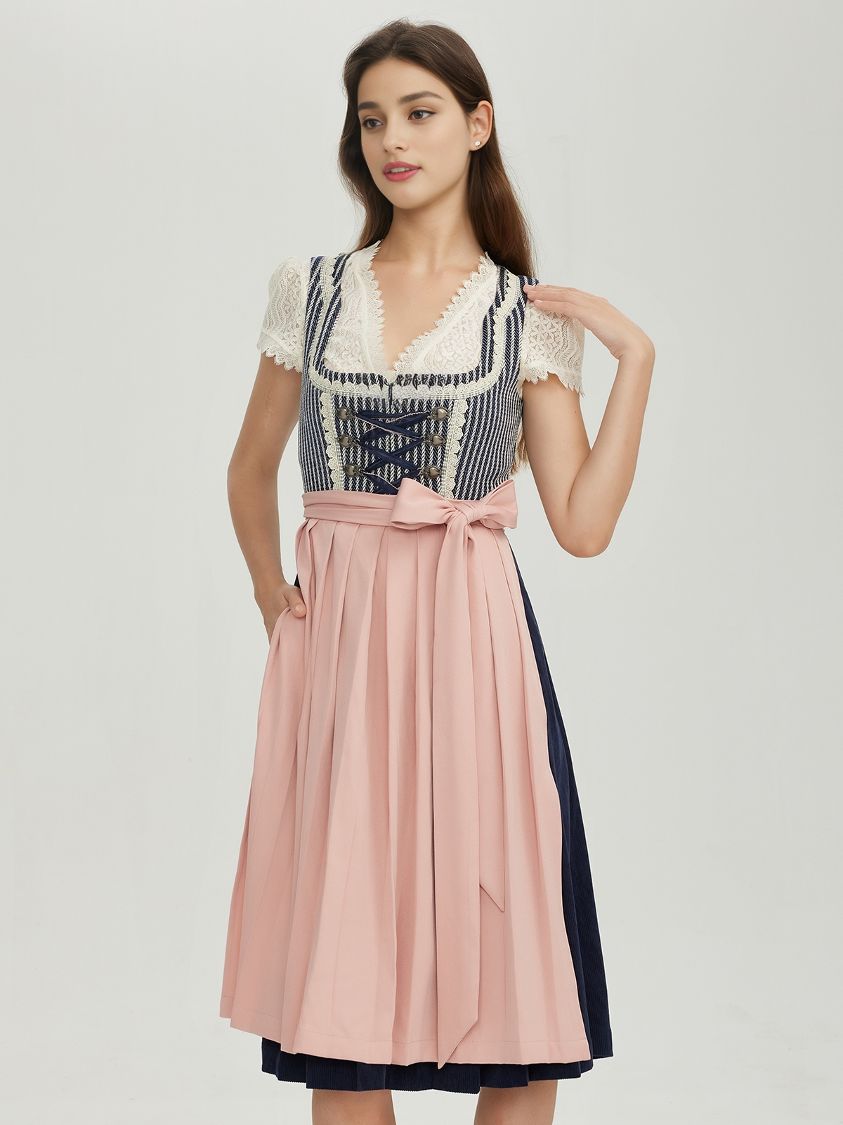 Dirndlbluse in Blau