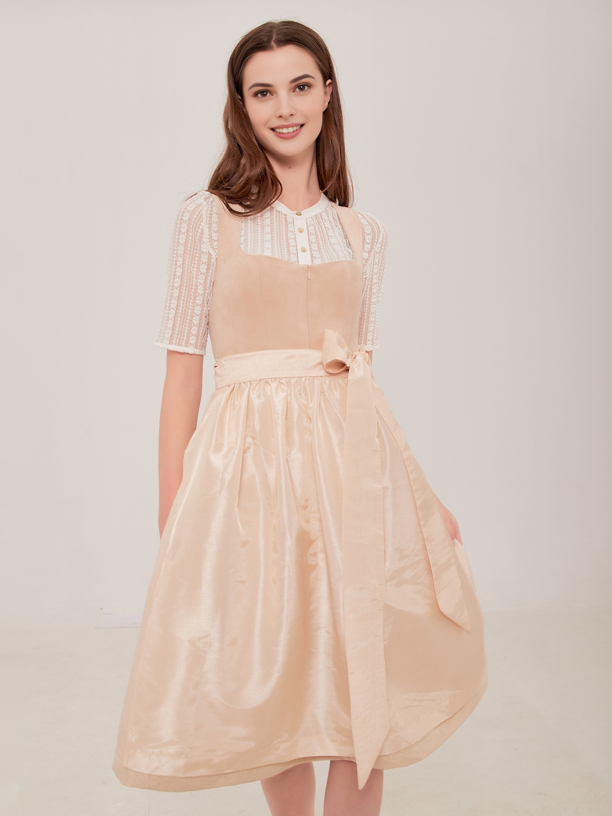 Modernes pinkes Samt Dirndl mit figurbetonter Silhouette