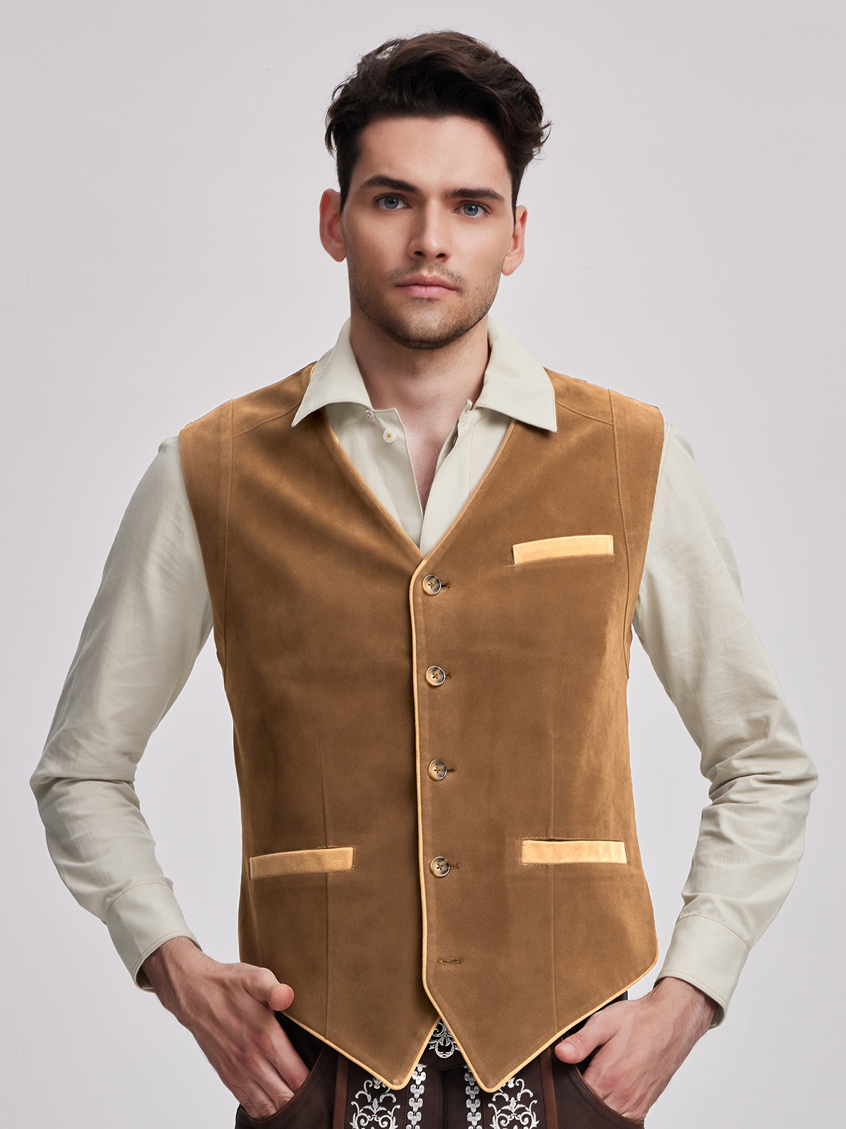 Modernes Dirndl in Gelb