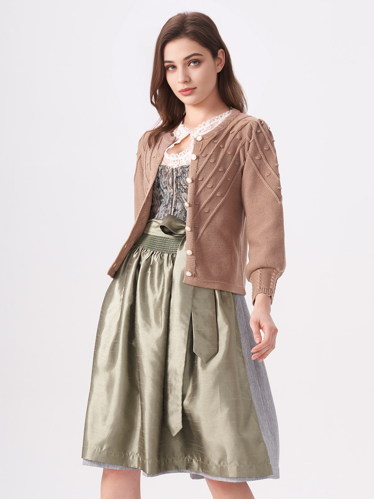 Modernes Dirndl in eleganter Schnittführung