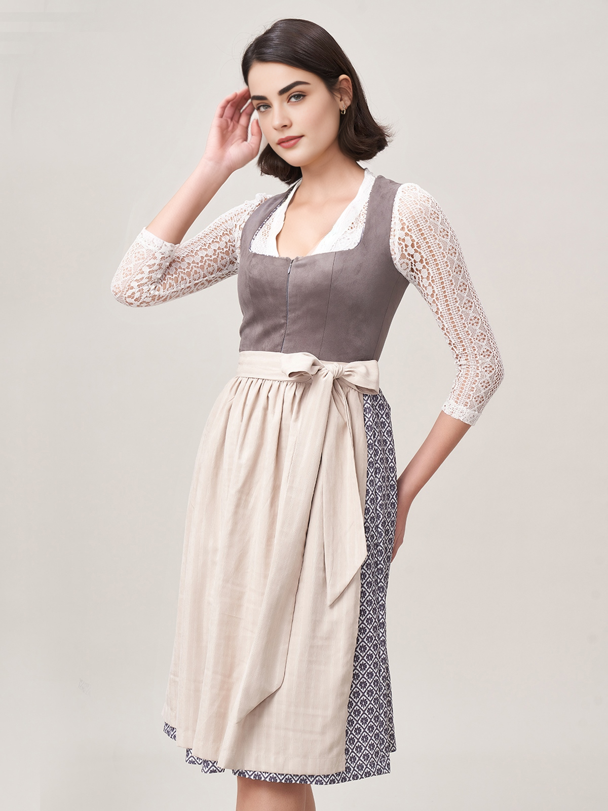 Ein graues Dirndl als stilvolle Alternative