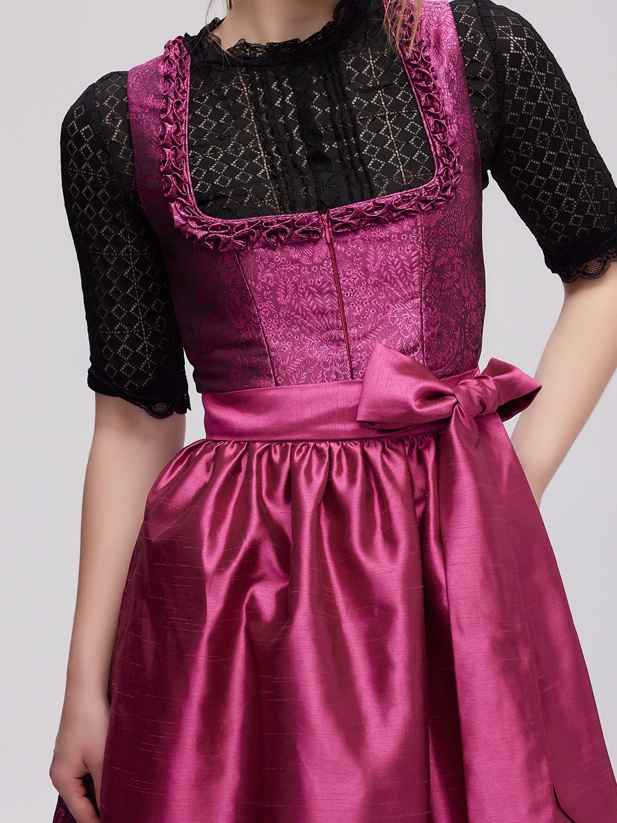 Modernes Dirndl in Pink