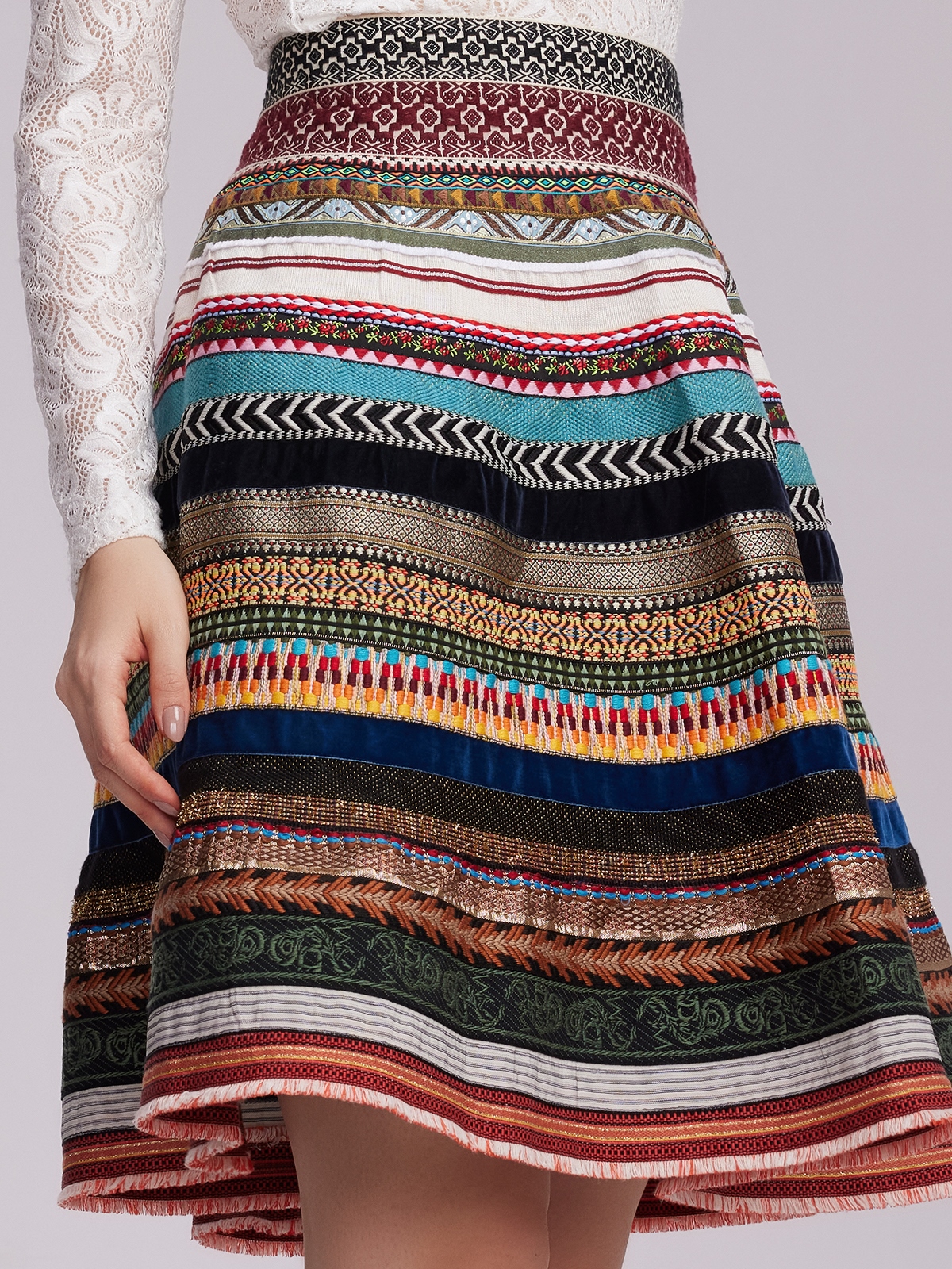 Traditionelles Dirndl in Gelb